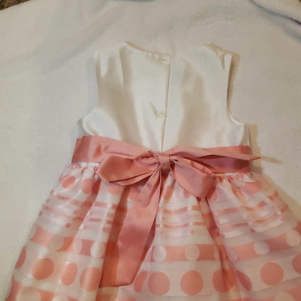 Dress - Picture 4 of 4